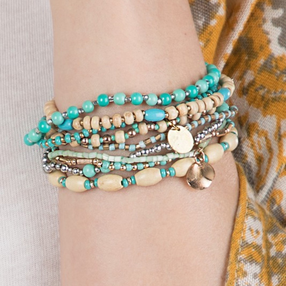 NWT Boho Mix Beaded & Glass Layered Bracelet - Picture 2 of 5